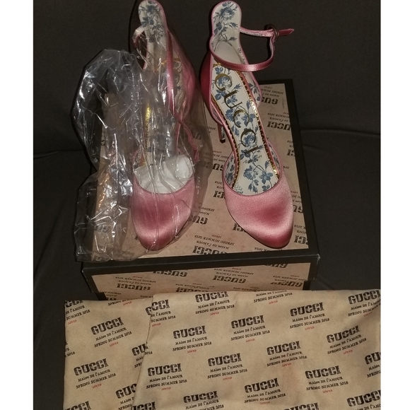 GUCCI Glossy pink Satin Ankle Strap Heels - Picture 4 of 8